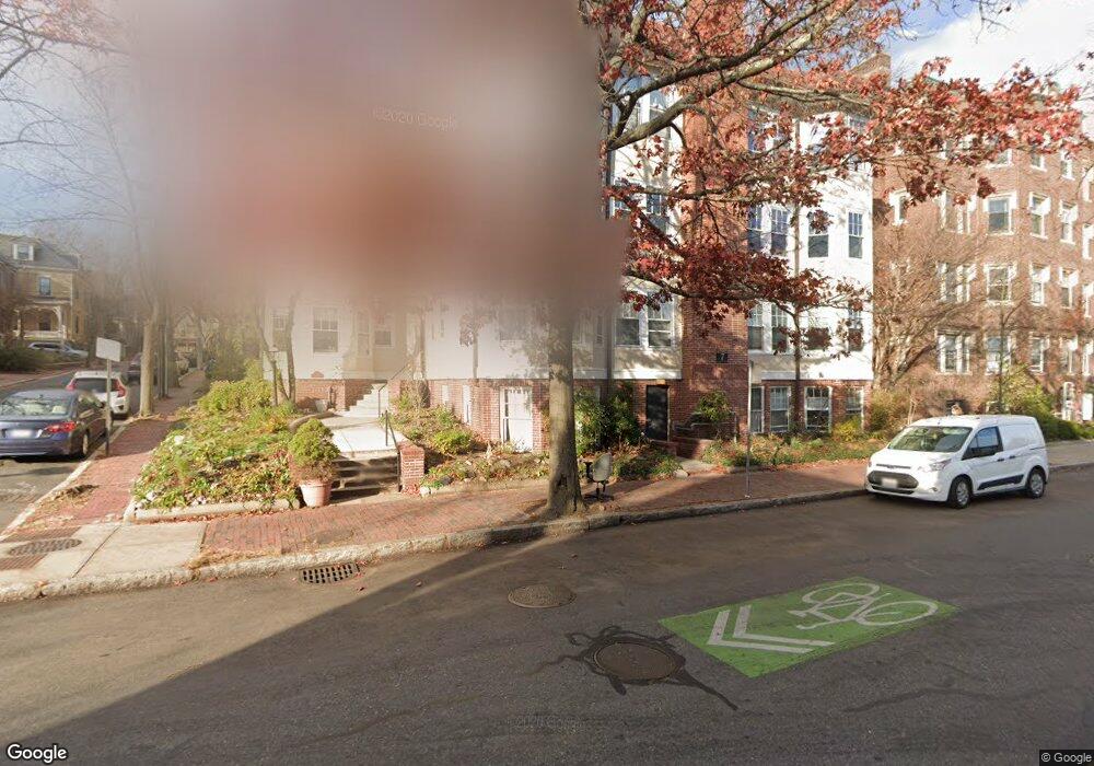 7 Linnaean St unit 4, Cambridge, MA 02138 - photo 1