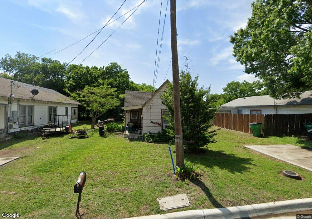 819 N Culberson St, Gainesville, TX 76240 - photo 1