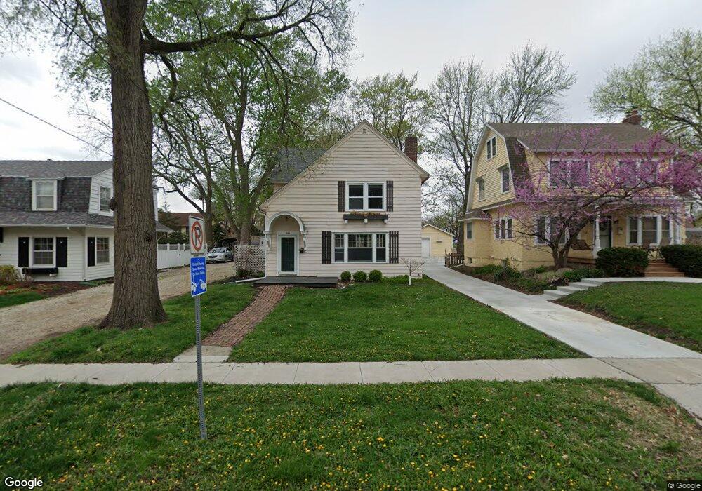 1054 33rd St, Des Moines, IA 50311 - photo 1