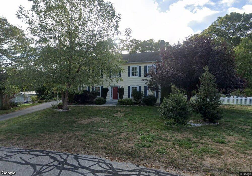 1 Glenwoods Ct, Gales Ferry, CT 06335 - photo 1