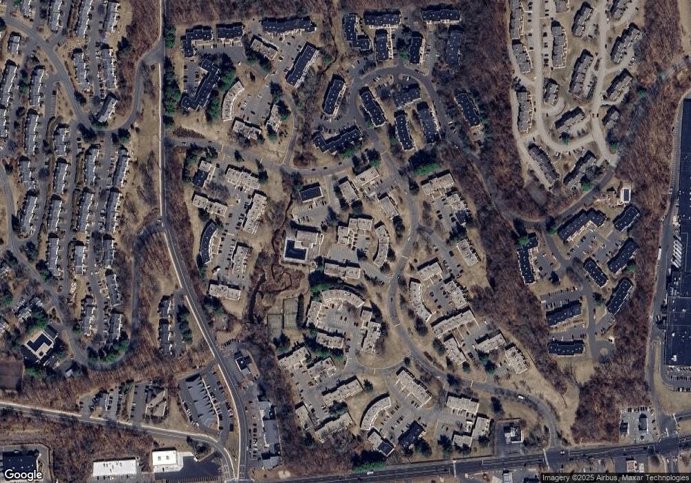 32 Dogwood Ct, Cromwell, CT 06416 - photo 1