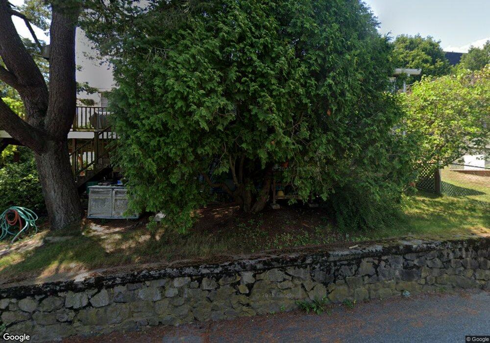 2 Calthrope Rd, Marblehead, MA 01945 - photo 1