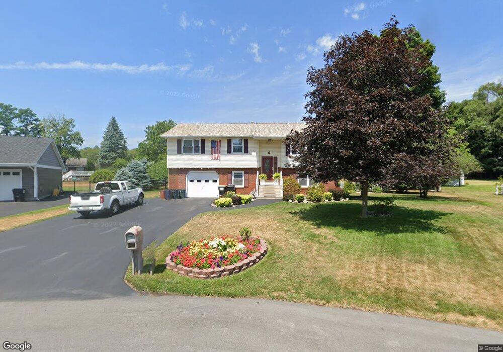 6 Robinson Rd, Schenectady, NY 12302 - photo 1