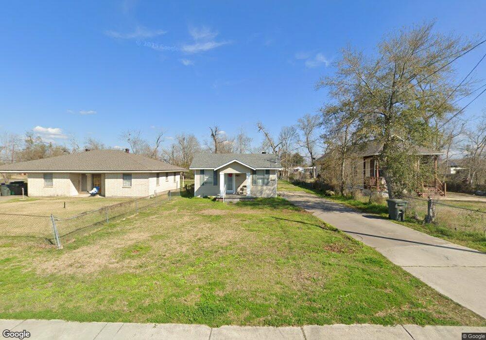 1818 Pear St, Lake Charles, LA 70601 - photo 1