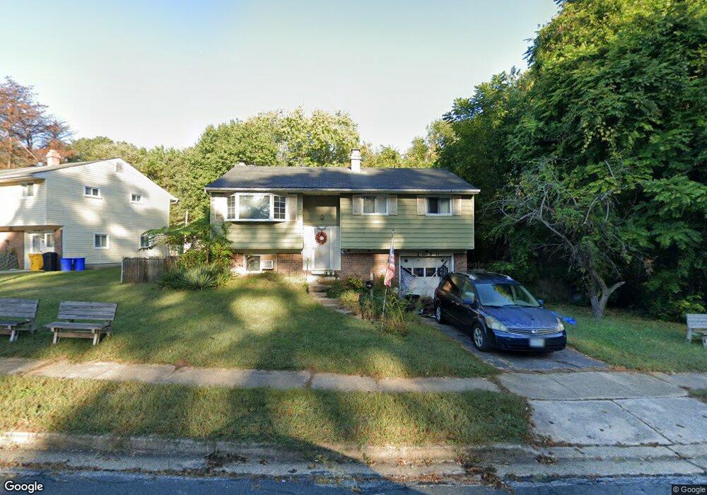 7050 Cresthaven Dr, Glen Burnie, MD 21061 - photo 1