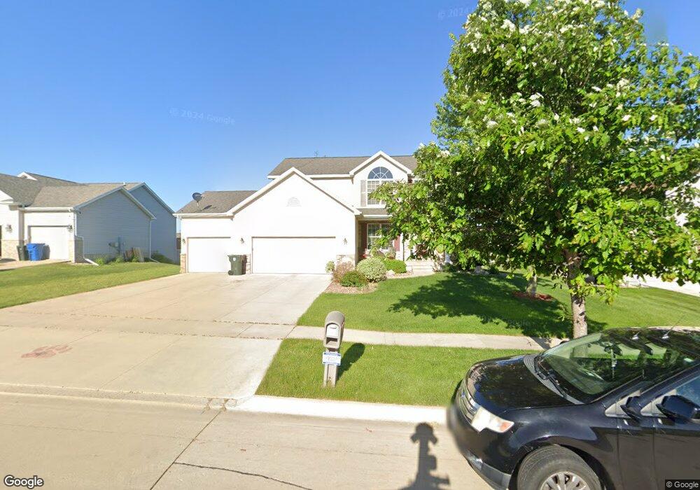 1426 Quail Ridge Rd, Cedar Falls, IA 50613 - photo 1