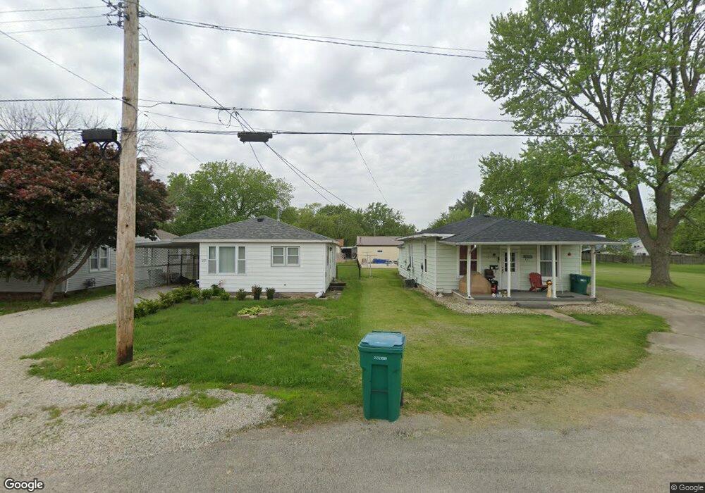 717 N 27th St, Mattoon, IL 61938 - photo 1
