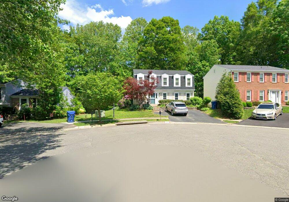 7703 Newington Forest Ave, Springfield, VA 22153 - photo 1