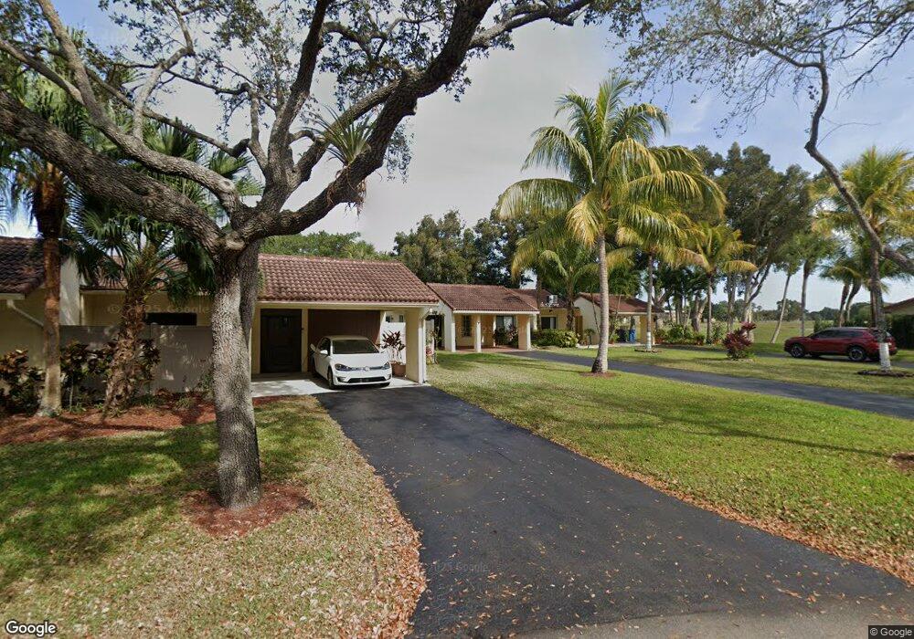 16253 Laurel Dr unit 13, Weston, FL 33326 - photo 1