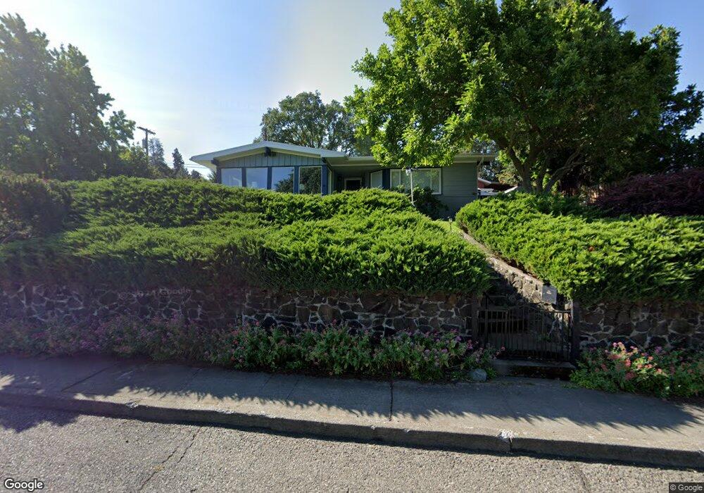 1726 E 15th St, the Dalles, OR 97058 - photo 1