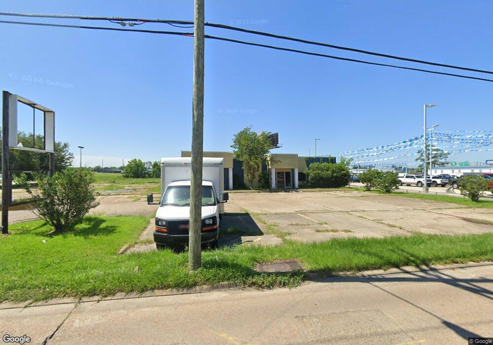 1528 E Prien Lake Rd, Lake Charles, LA 70601 - photo 1