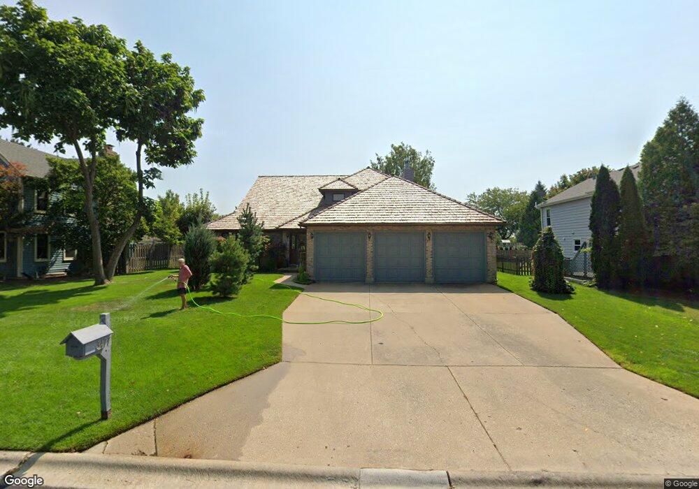 3477 Meadow Crest Cir, Gurnee, IL 60031 - photo 1