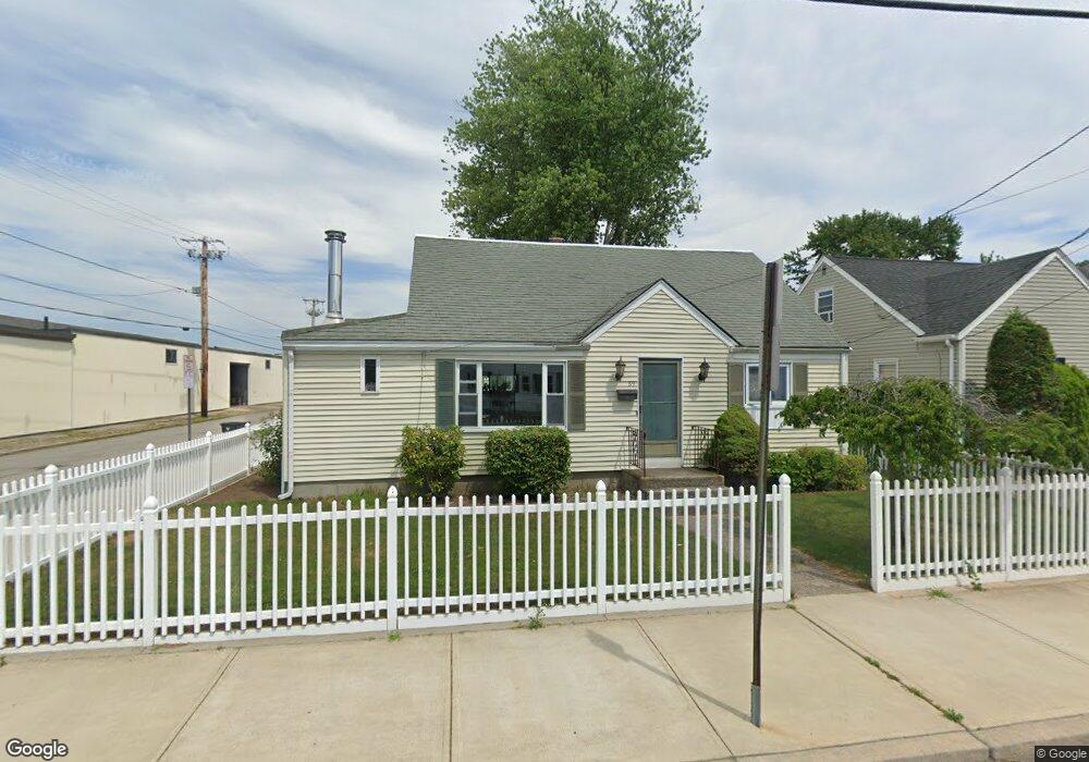 69 Grand Ave, Pawtucket, RI 02861 - photo 1