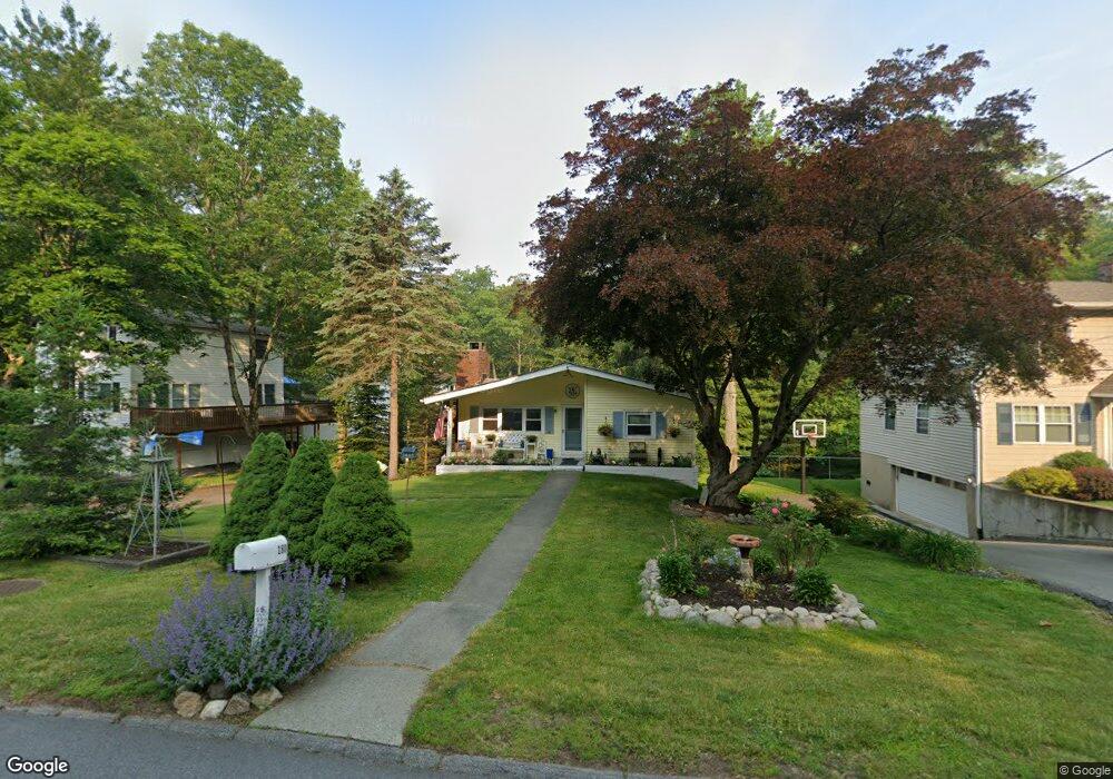 180 Lake Shore Dr, Pleasantville, NY 10570 - photo 1