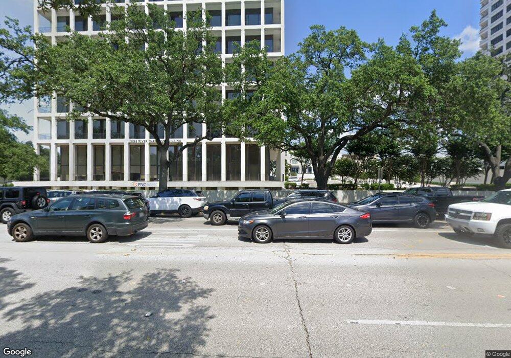 2011 Kirby Dr, Houston, TX 77019 - photo 1