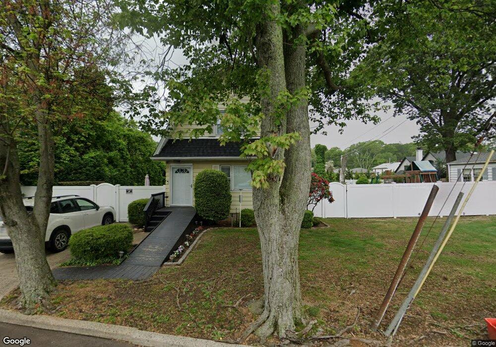 566 Mulberry Ln, West Hempstead, NY 11552 - photo 1