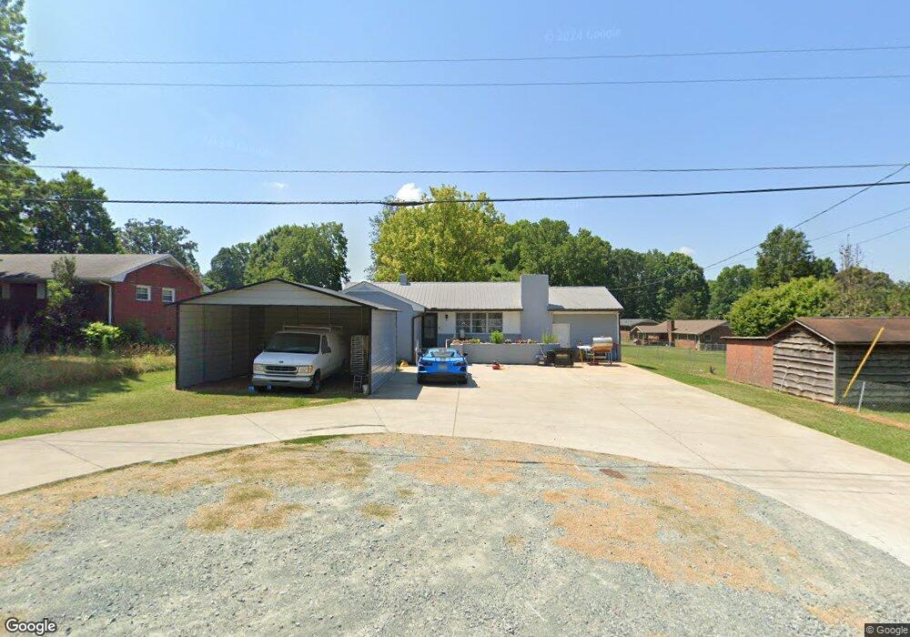 819 Sherwood Rd, Asheboro, NC 27205 - photo 1