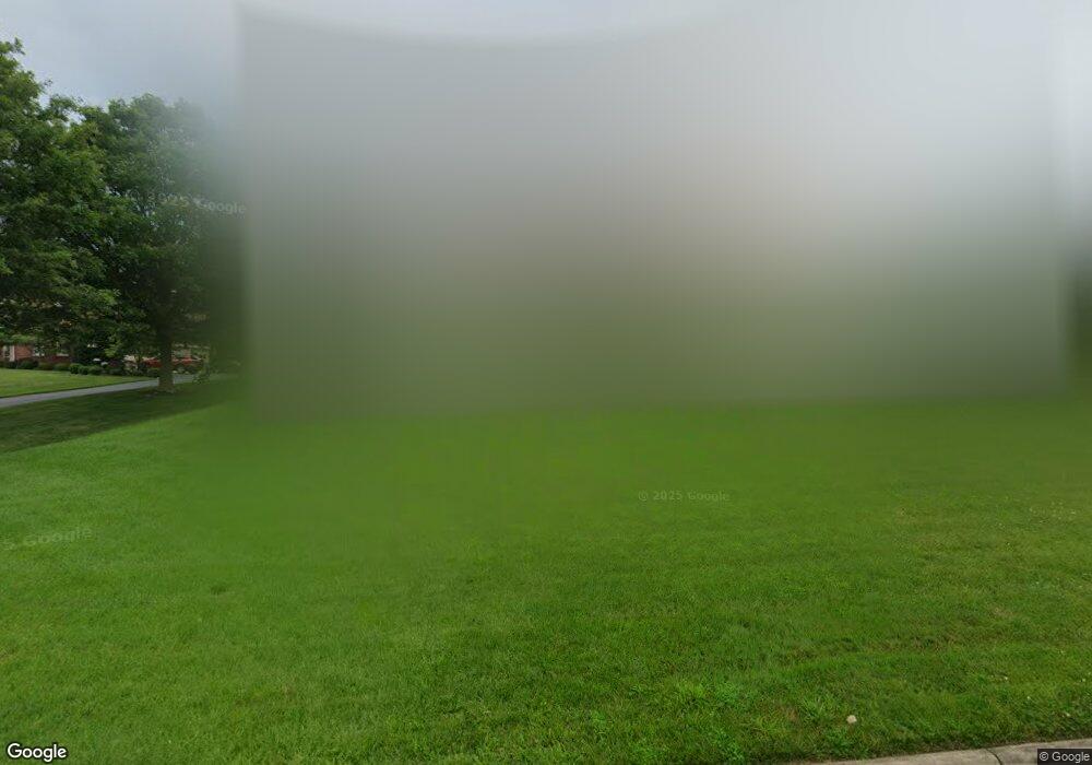 11040 Heathland Dr, Oakton, VA 22124 - photo 1