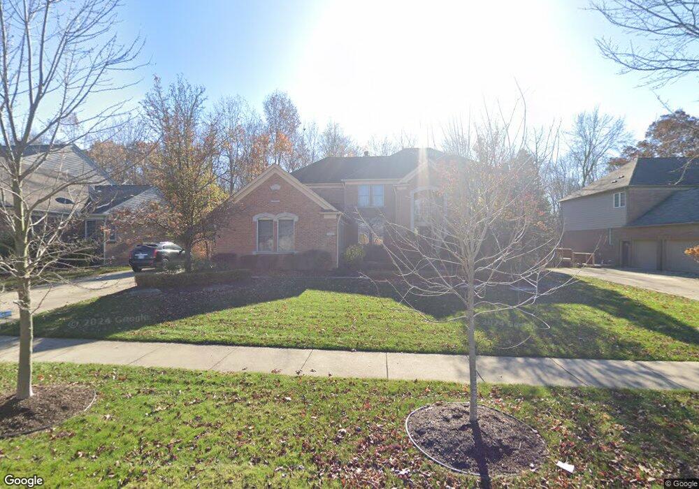 7025 Yorkshire Ct, West Bloomfield, MI 48322 - photo 1
