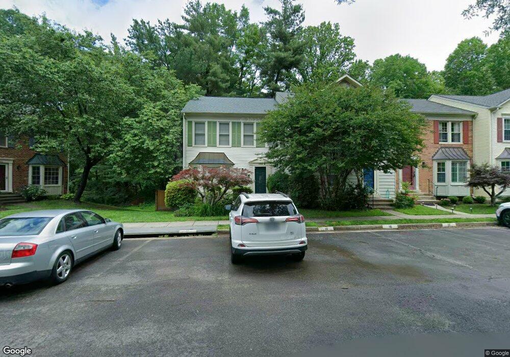 10608 Alison Dr, Burke, VA 22015 - photo 1