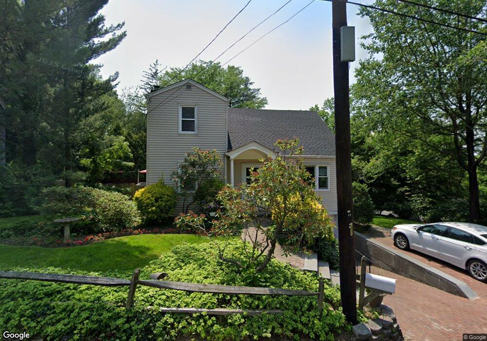 41 Waverly St, Glen Head, NY 11545 - photo 1