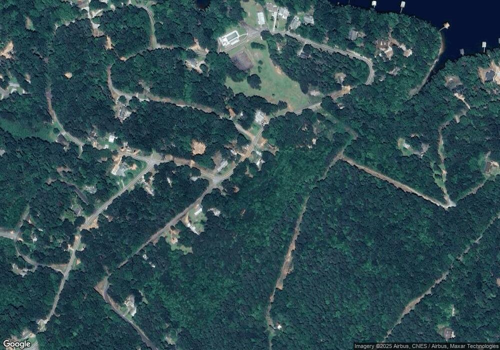 979 Shorewood Cir, Toccoa, GA 30577 - photo 1