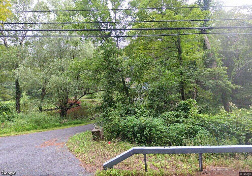 501 W Meetinghouse Rd, New Milford, CT 06776 - photo 1