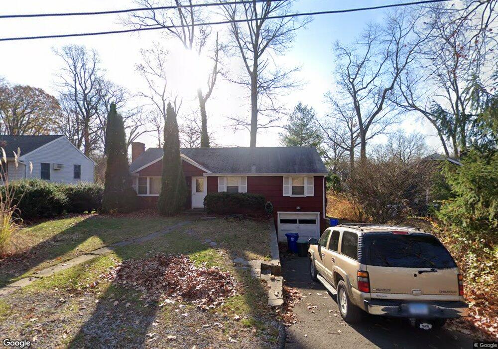 27 Hollow Tree Rd, Norwalk, CT 06854 - photo 1