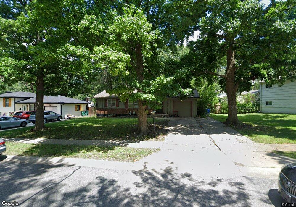 7311 Reeder St, Shawnee, KS 66203 - photo 1
