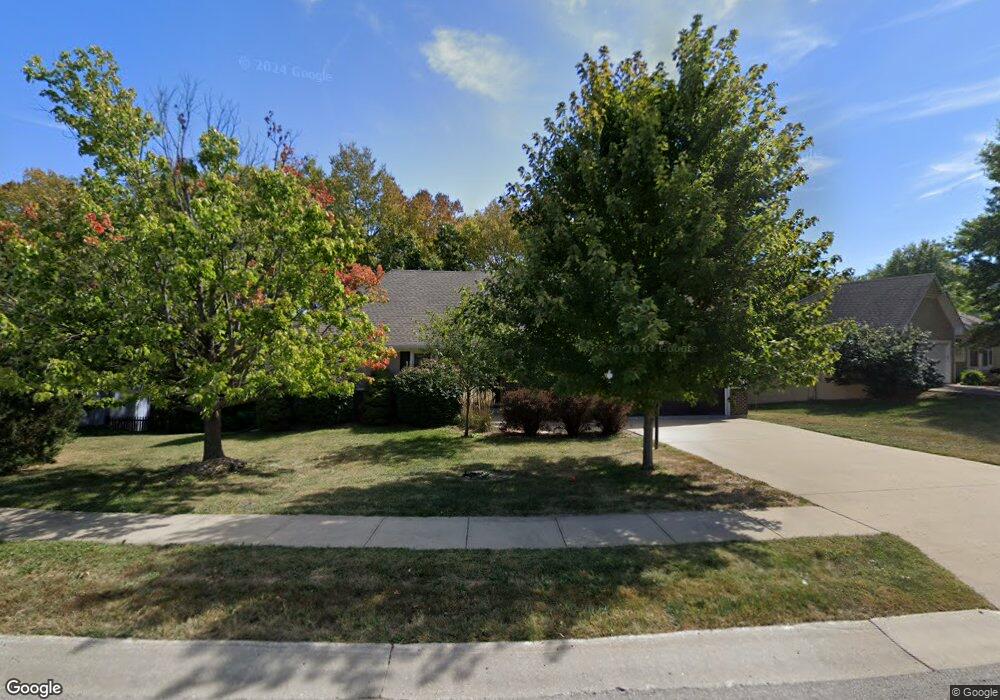 5917 Greenwood St, Shawnee, KS 66216 - photo 1