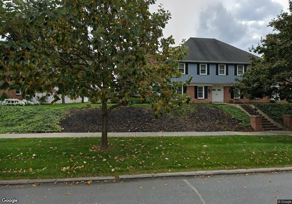 444 W Chocolate Ave, Hershey, PA 17033 - photo 1