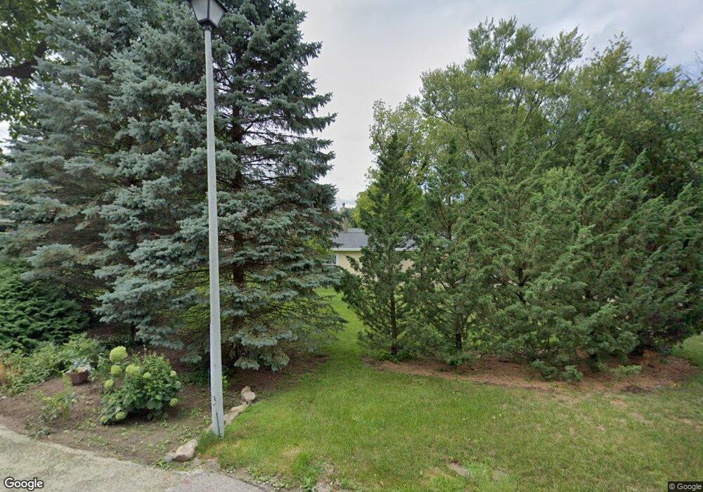 921 W Labelle Ave, Oconomowoc, WI 53066 - photo 1