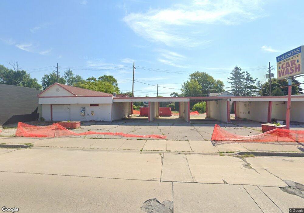 208 Washington Ave, Bay City, MI 48708 - photo 1