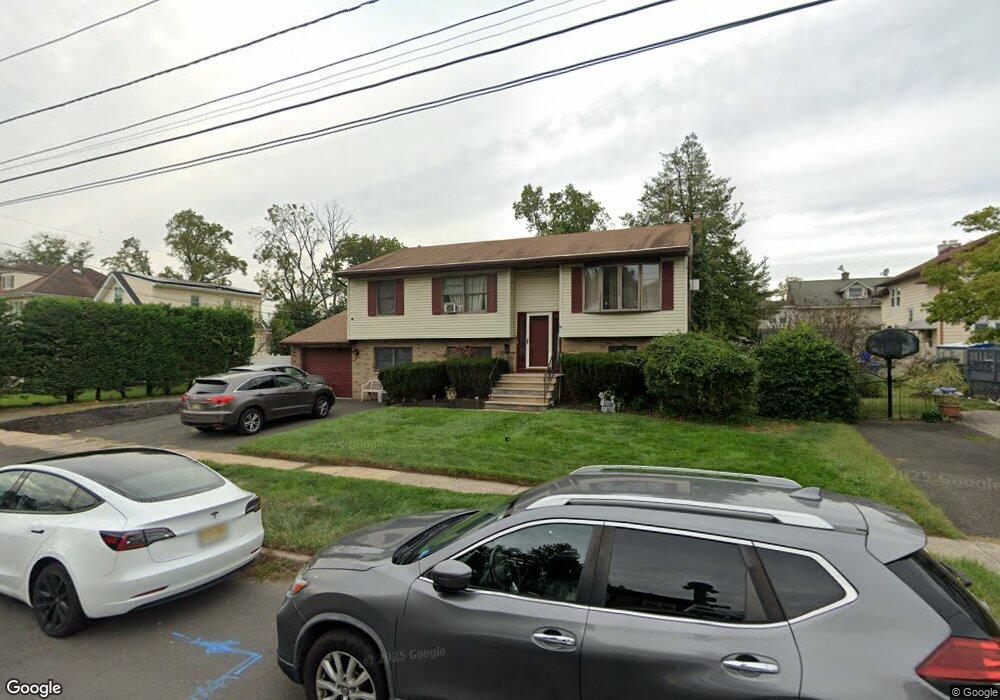 312 Oak Pkwy, Dunellen, NJ 08812 - photo 1