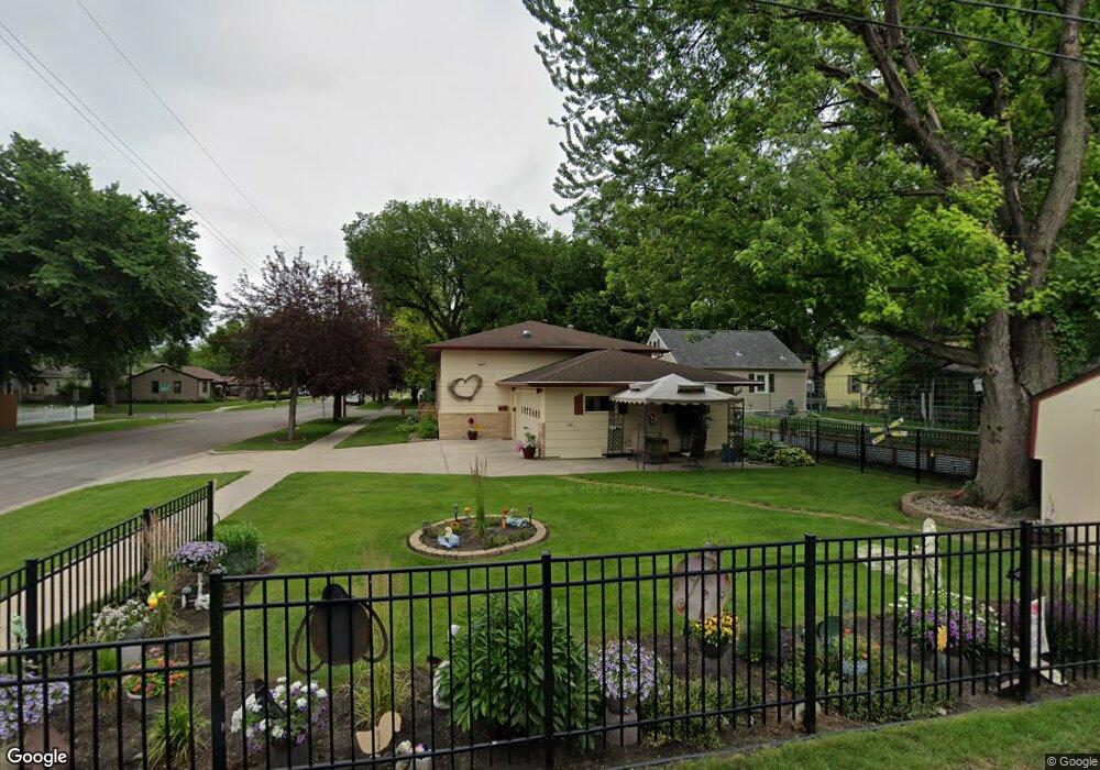 802 16th Ave N, Fargo, ND 58102 - photo 1