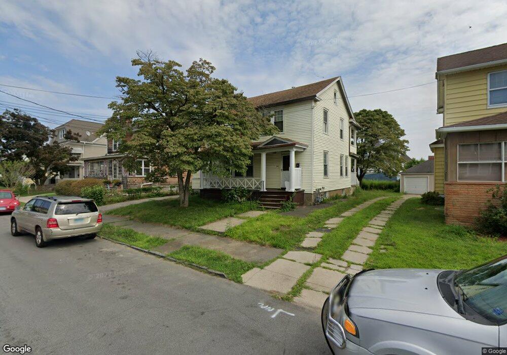 105 Manhattan Ave unit 2, Bridgeport, CT 06606 - photo 1