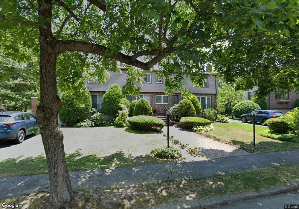 28 Broadlawn Dr unit 28   28, Chestnut Hill, MA 02467 - photo 1