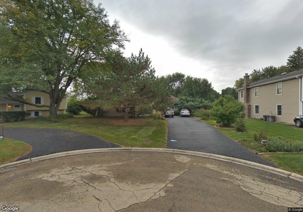 1058 Cardinal Ct, Batavia, IL 60510 - photo 1