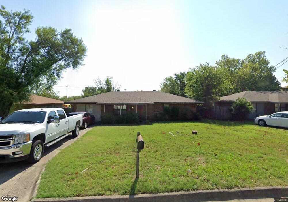 914 N 7th St, Sanger, TX 76266 - photo 1