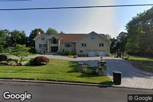 12 Wartburg Place, Valhalla, NY 10595