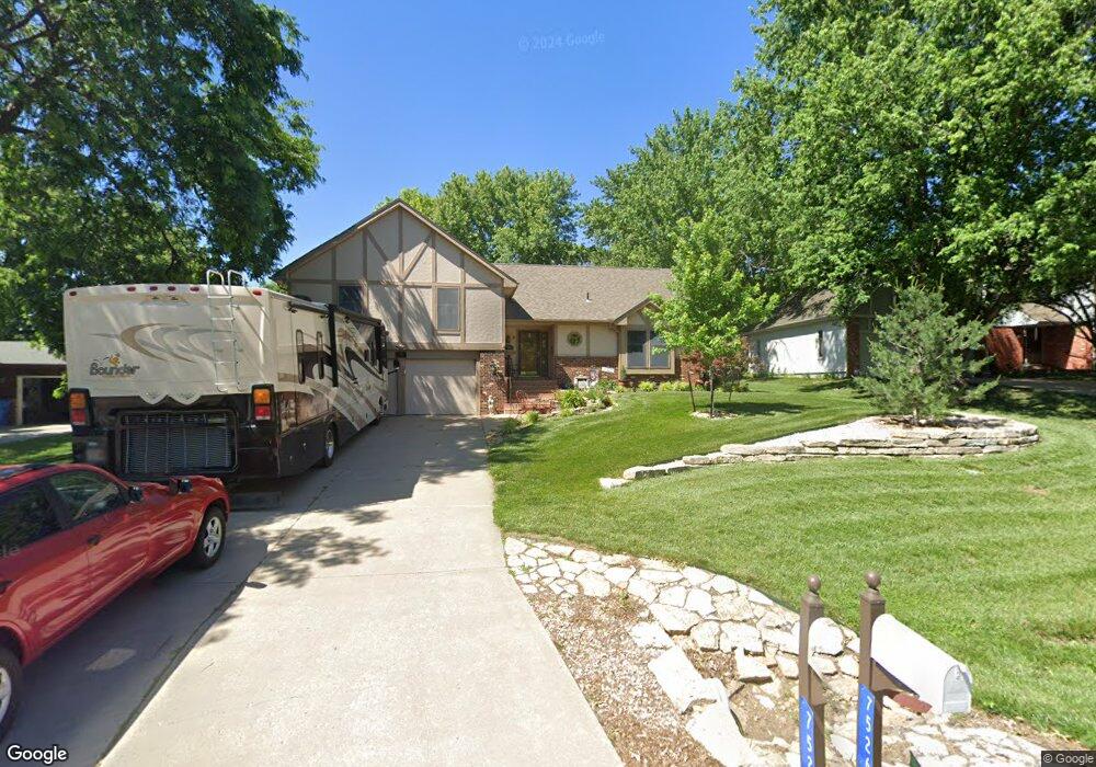7526 SW 33rd St, Topeka, KS 66614 - photo 1