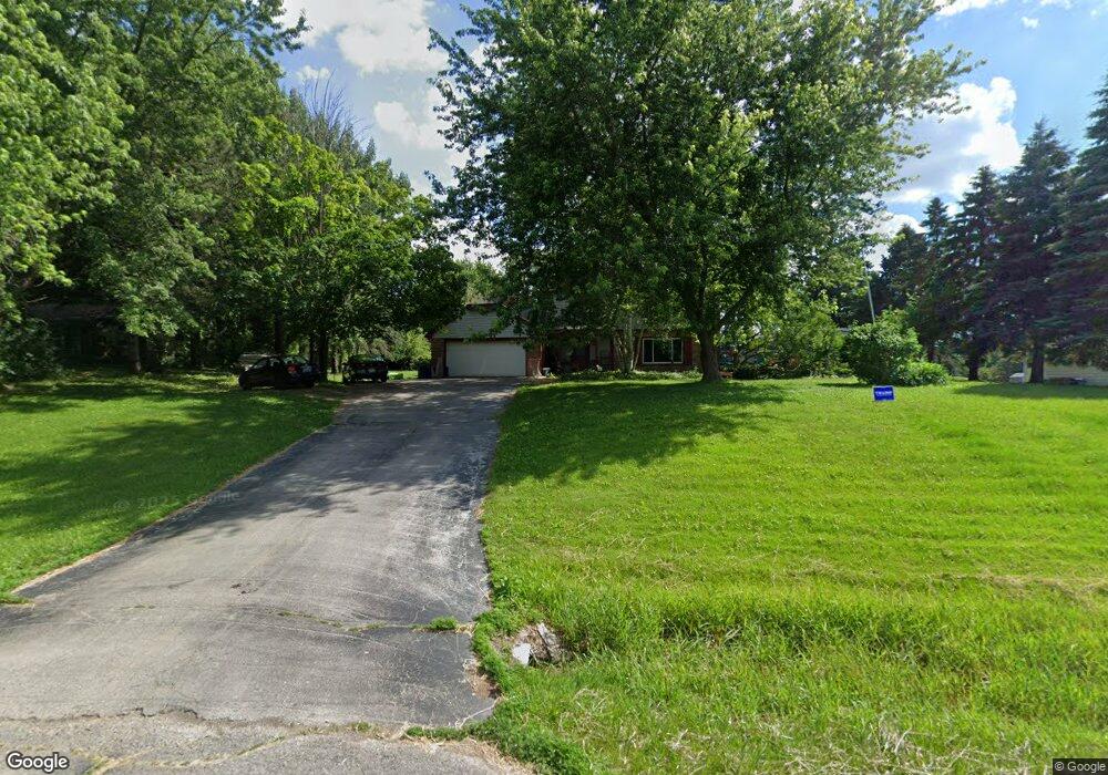 N58W26413 Mountain Shadows Dr, Sussex, WI 53089 - photo 1