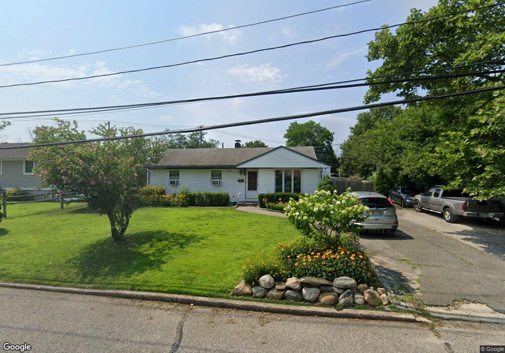 2610 Falcon Ave, Medford, NY 11763 - photo 1