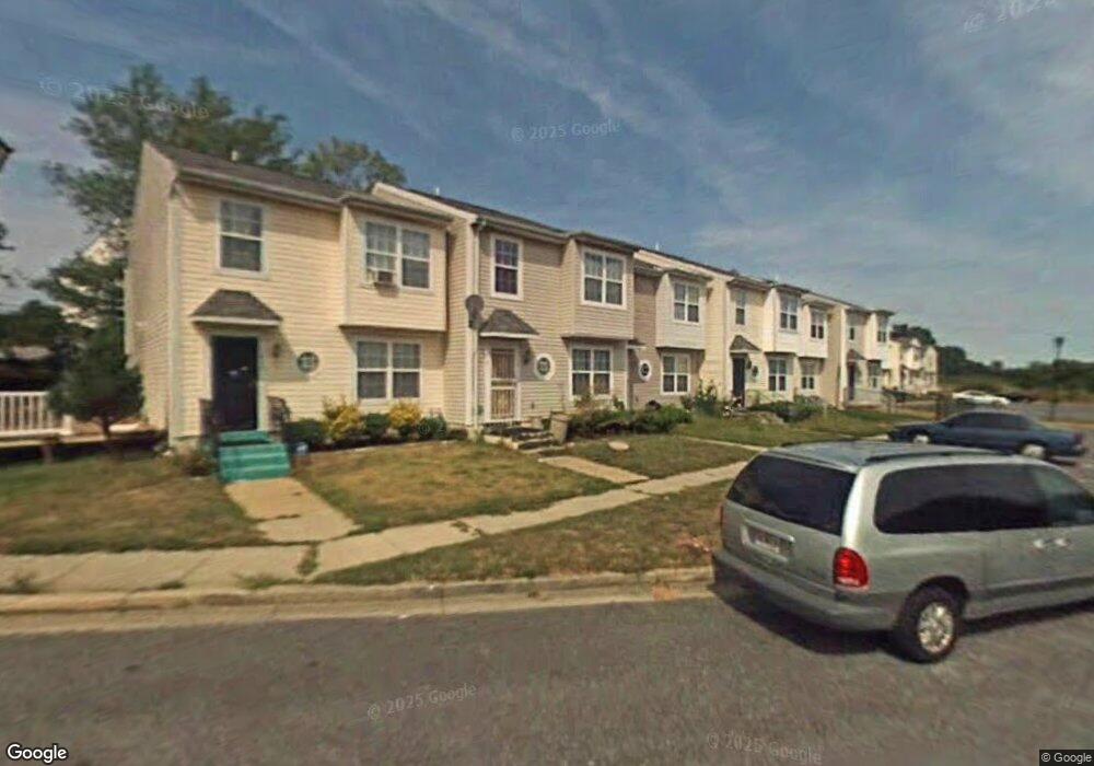 5816 N Holly Springs Dr, Capitol Heights, MD 20743 - photo 1