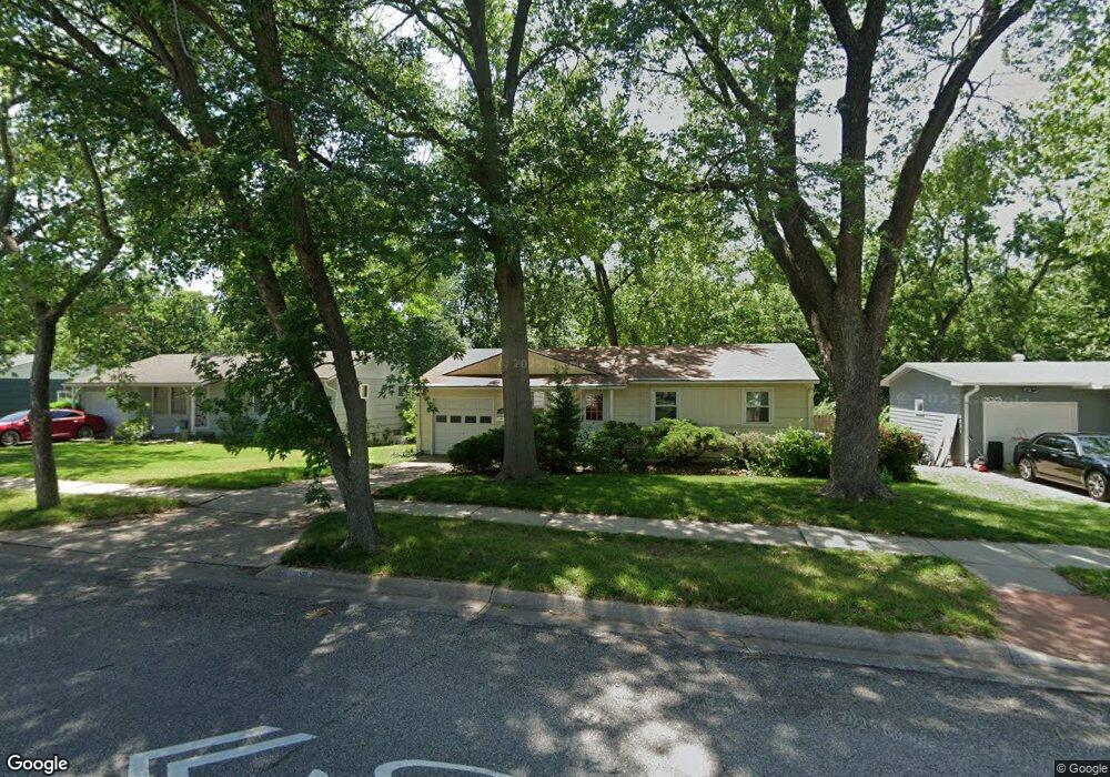 3101 SW Mcclure Rd, Topeka, KS 66614 - photo 1