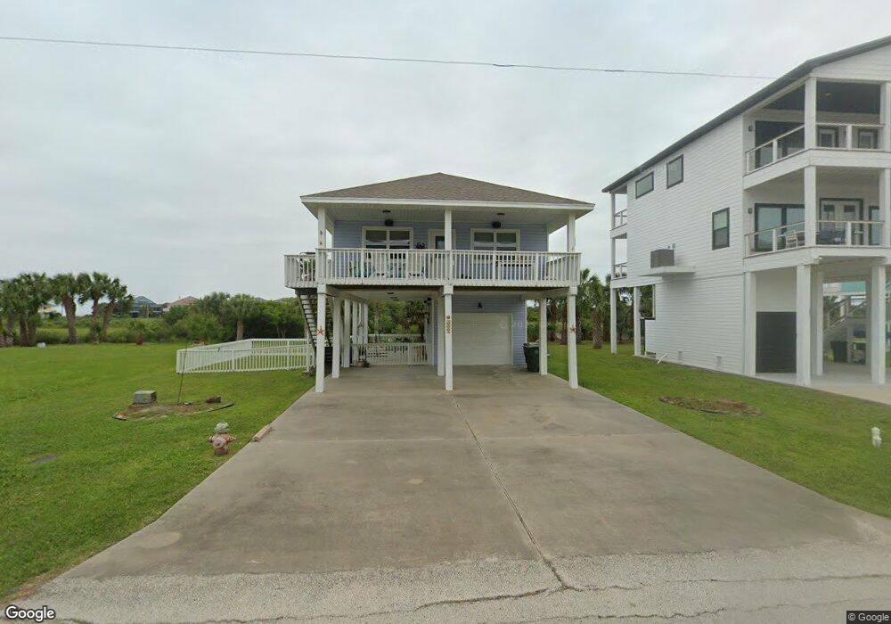 3903 Laguna Dr, Galveston, TX 77554 - photo 1