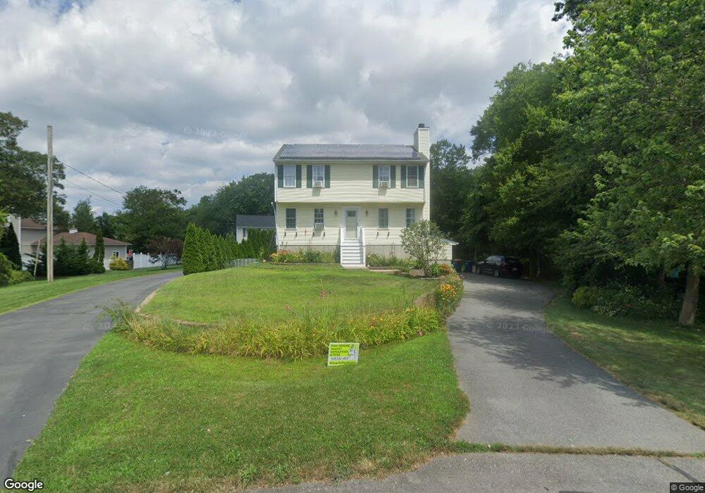 8 Forestview Dr, Fairhaven, MA 02719 - photo 1