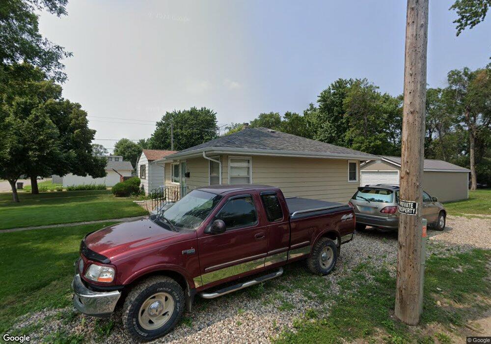 421 10th St NE, Jamestown, ND 58401 - photo 1