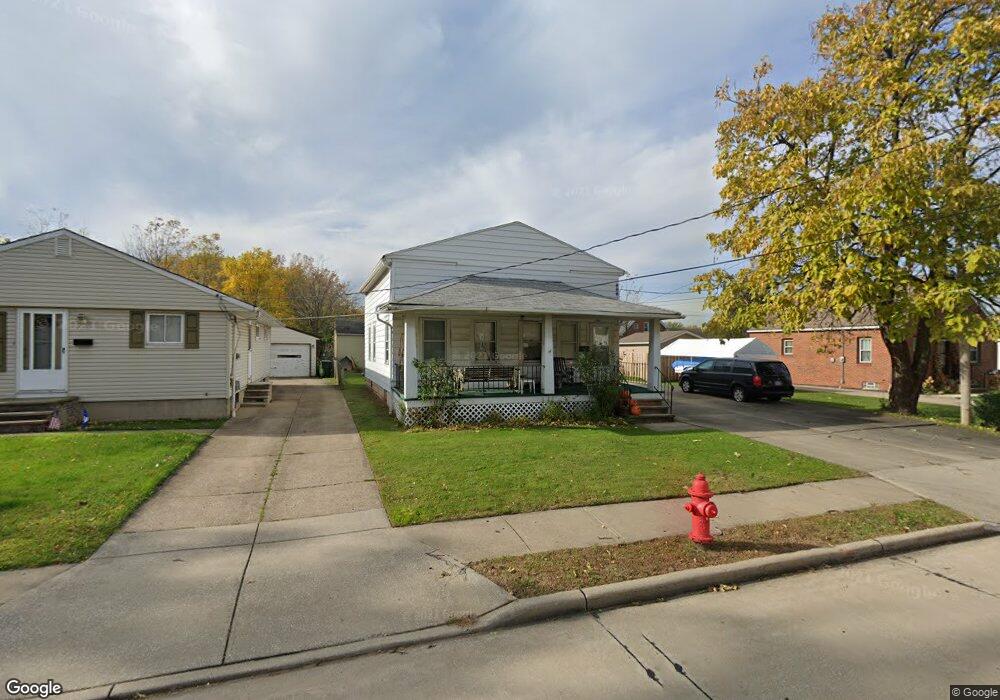 1540 Robindale St, Wickliffe, OH 44092 - photo 1