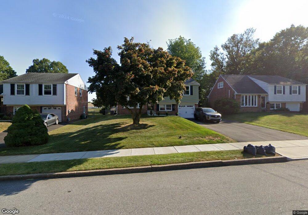 4500 Chandler Dr, Brookhaven, PA 19015 - photo 1